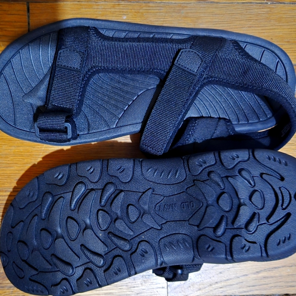 NWT Old Navy Track water sandals